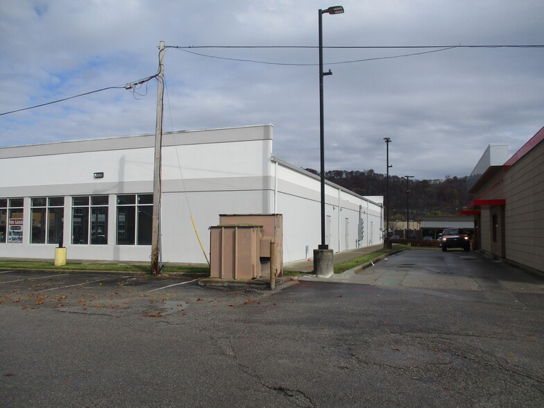 5703 MacCorkle Ave SE, Charleston, WV for lease - Building Photo - Image 3 of 3