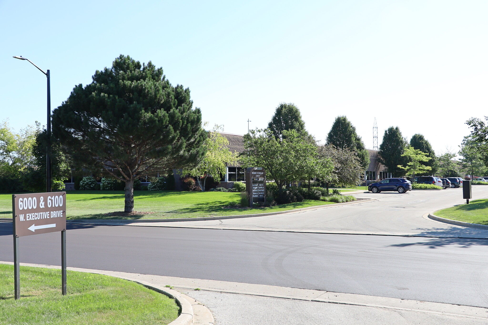 10520 N Baehr Rd, Mequon, WI for sale Building Photo- Image 1 of 1