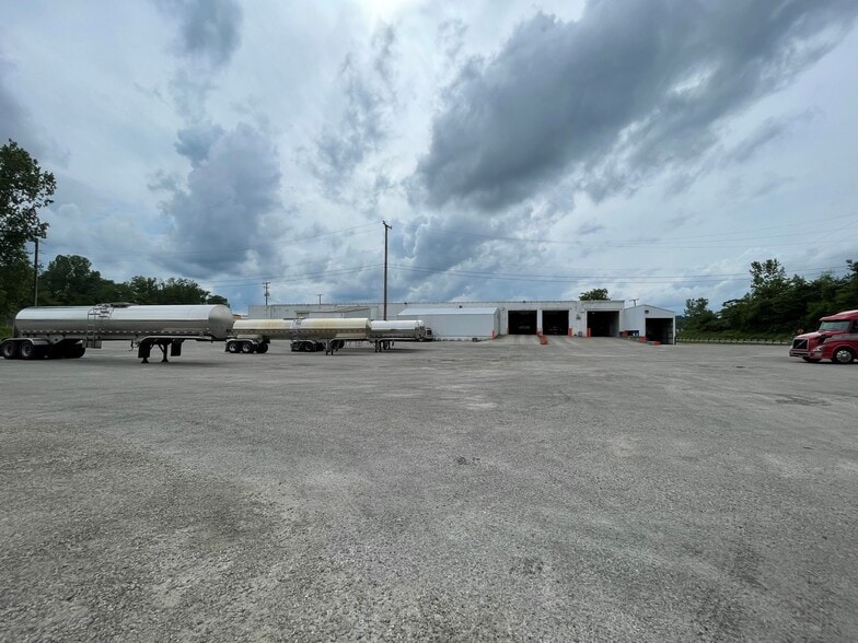 1597 S Washington St, Millersburg, OH for lease - Building Photo - Image 3 of 11