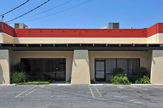 21011 Itasca St, Chatsworth, CA for lease Interior Photo- Image 1 of 4