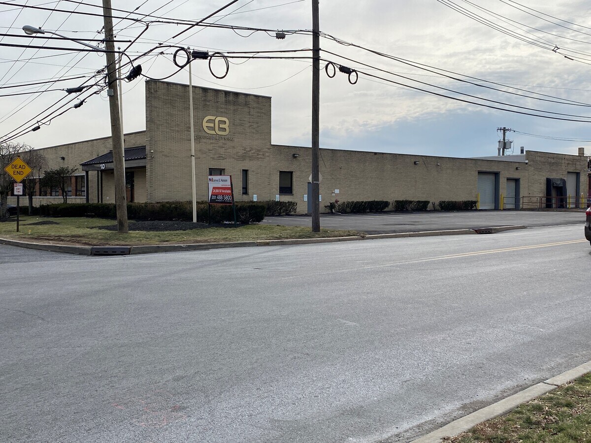 10 Henry St, Teterboro, NJ 07608