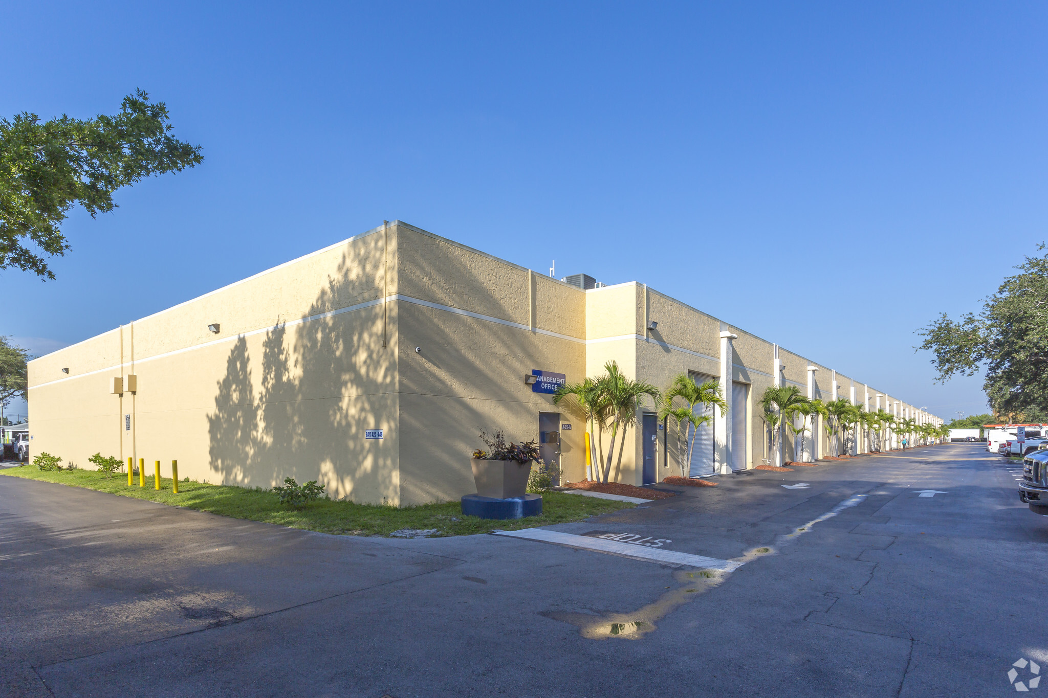 20725 NE 16th Ave, Miami, FL for lease Primary Photo- Image 1 of 8