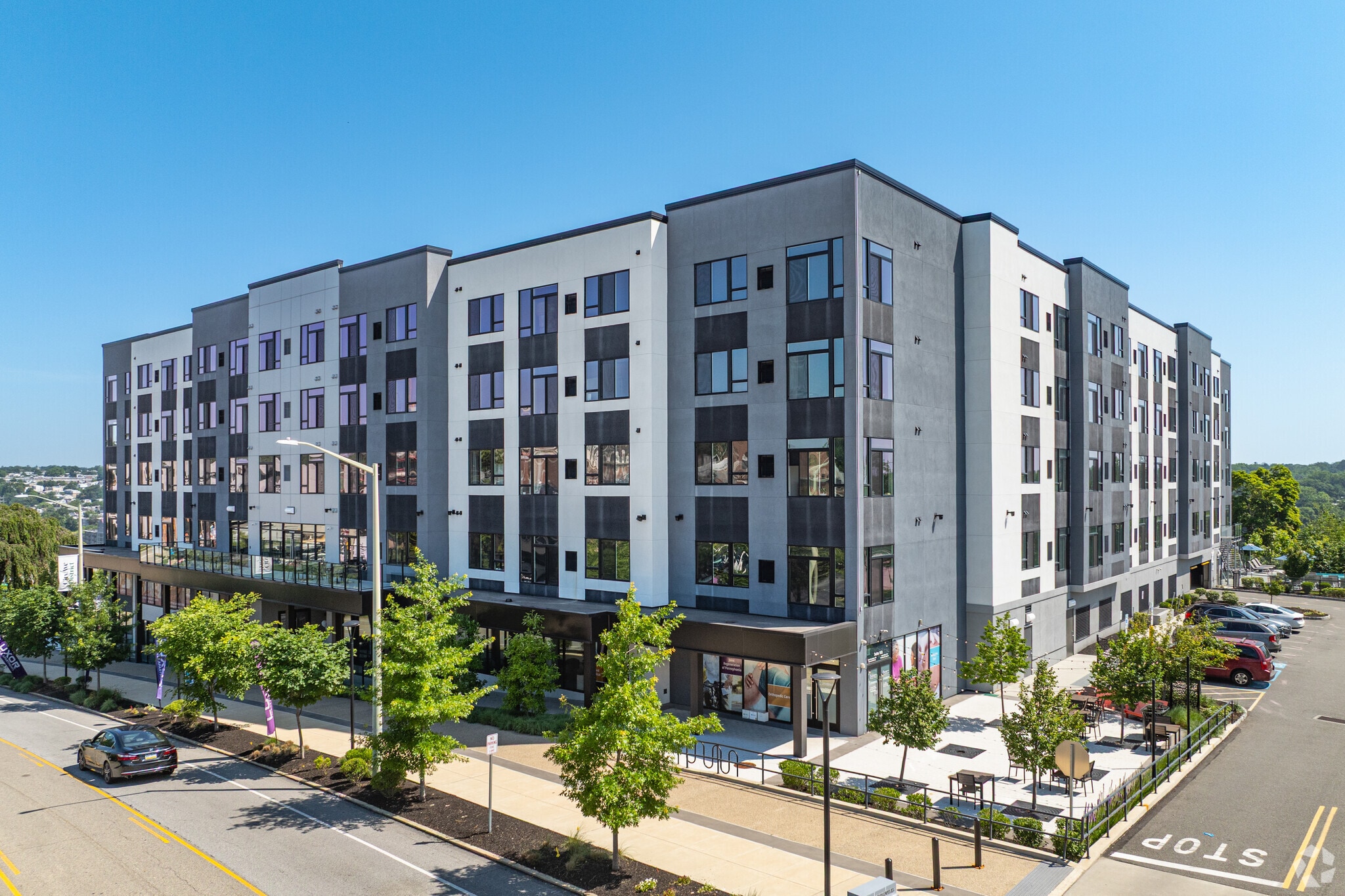 9 Presidential Blvd, Bala Cynwyd, PA for lease Primary Photo- Image 1 of 50