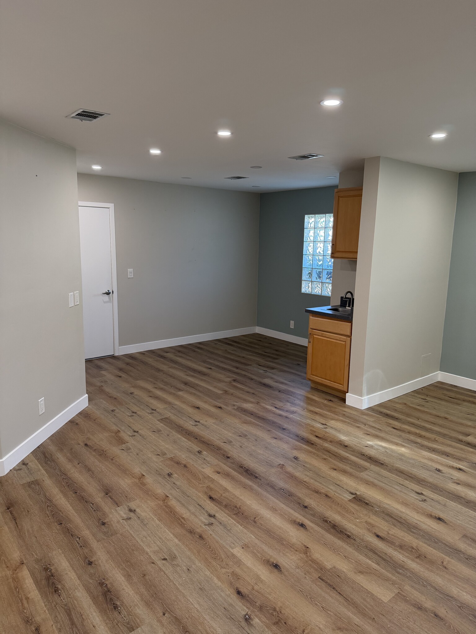 317 14th St, Del Mar, CA for lease Interior Photo- Image 1 of 7
