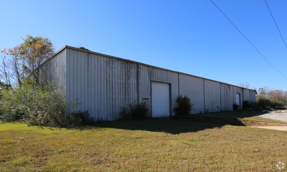 8425 Bellingrath Rd, Theodore, AL 36582