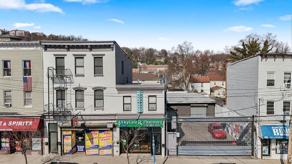 219-225 Broad st, Staten Island, NY for sale - Building Photo - Image 2 of 37