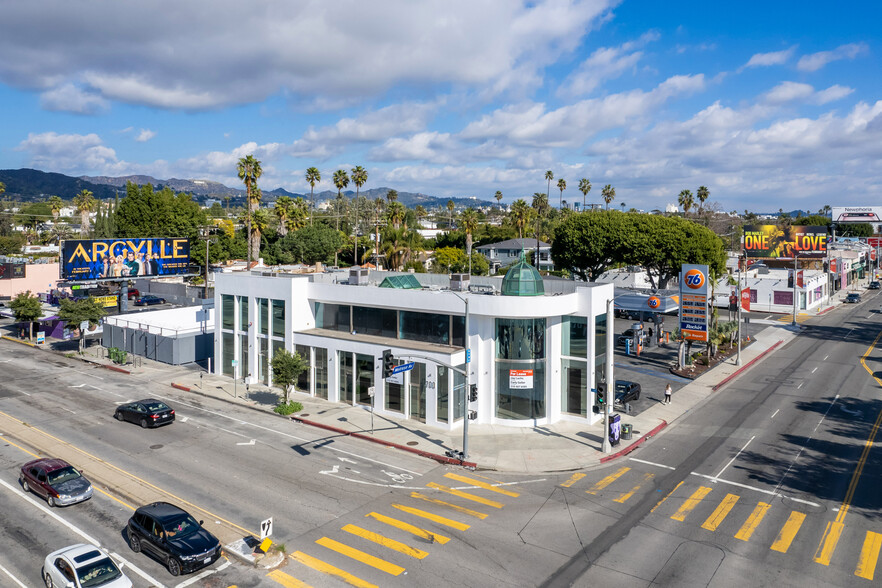 700 N Fairfax Ave, Los Angeles, CA for lease - Building Photo - Image 1 of 7