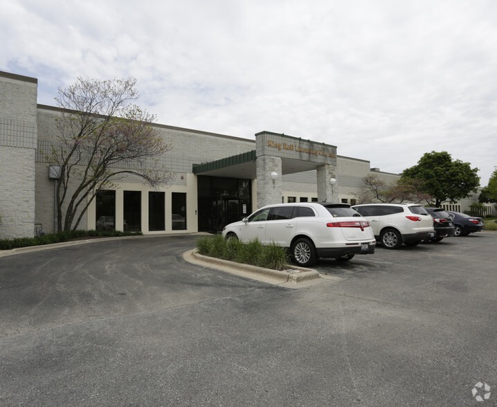 7501 S Quincy St, Willowbrook, IL for lease - Building Photo - Image 1 of 4