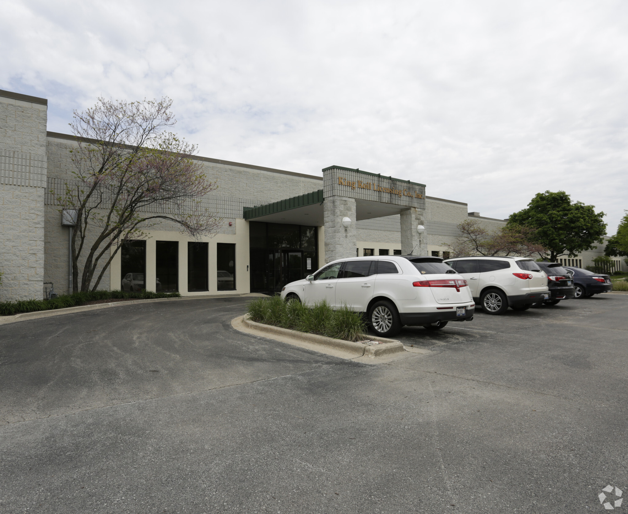 7501 S Quincy St, Willowbrook, IL for lease Building Photo- Image 1 of 5