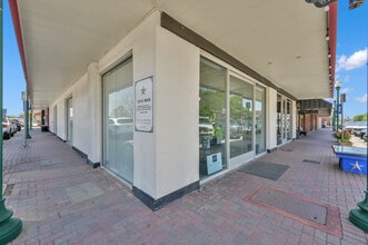 336 N Main St, Conroe, TX for lease Building Photo- Image 2 of 20