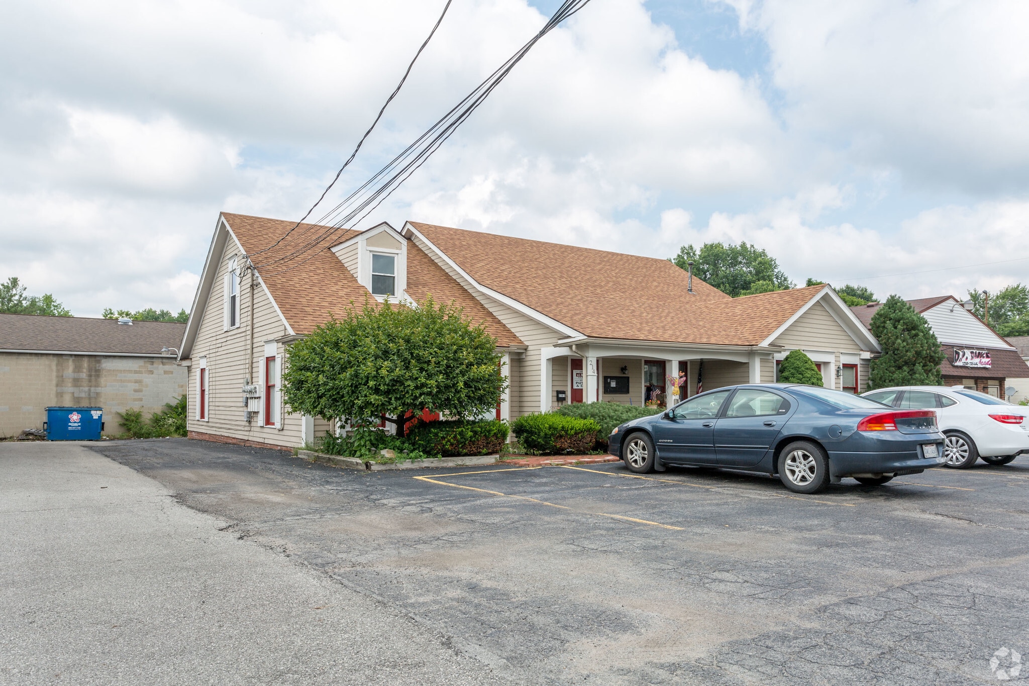 214 Churchill-Hubbard Ct, Youngstown, OH for sale Primary Photo- Image 1 of 1