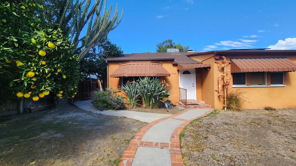 11905 Riverside Dr, Valley Village, CA for sale - Building Photo - Image 3 of 14