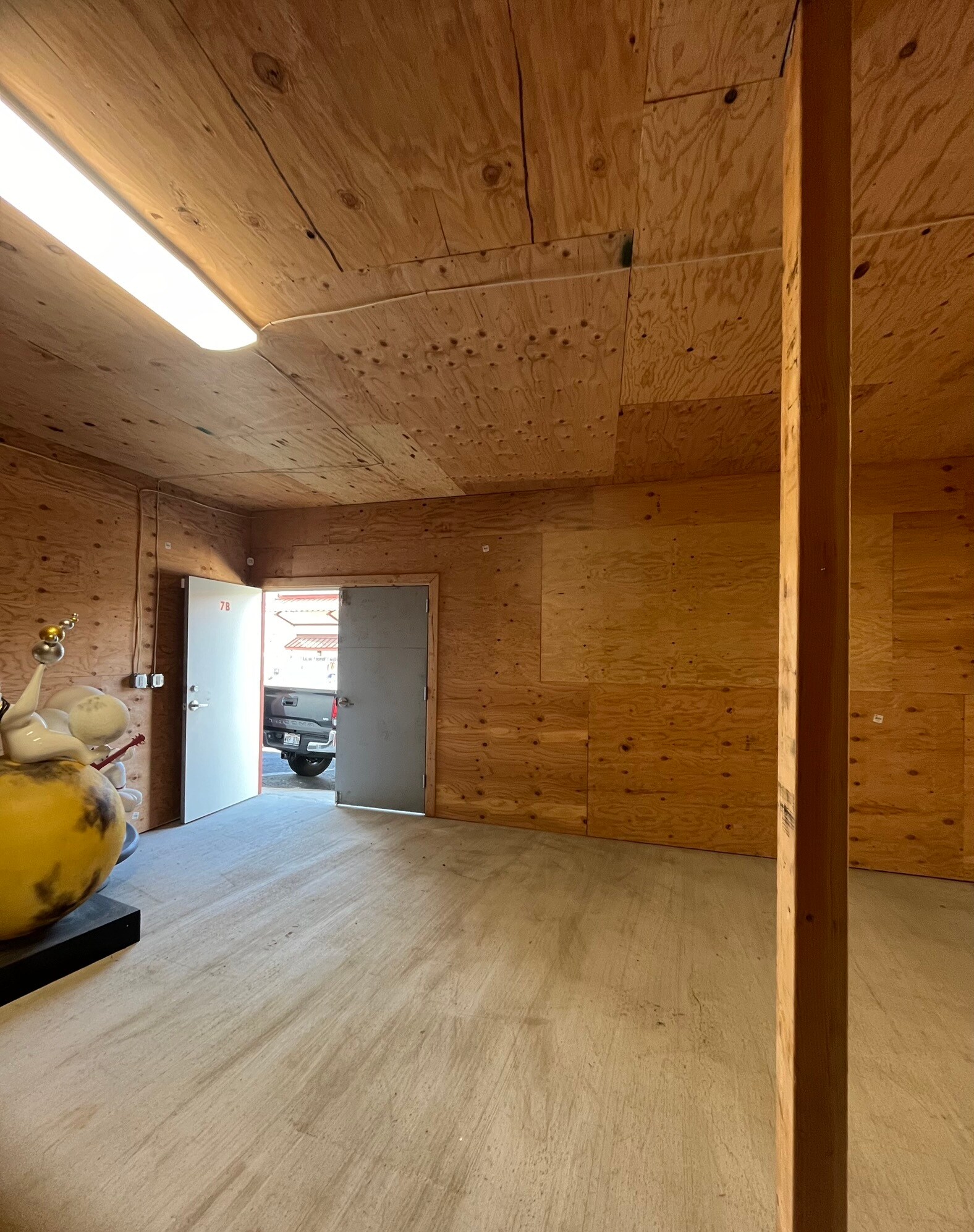 2130 N King St, Honolulu, HI 96819 Kalihi Business Center/3 MO FREE BASE RENT