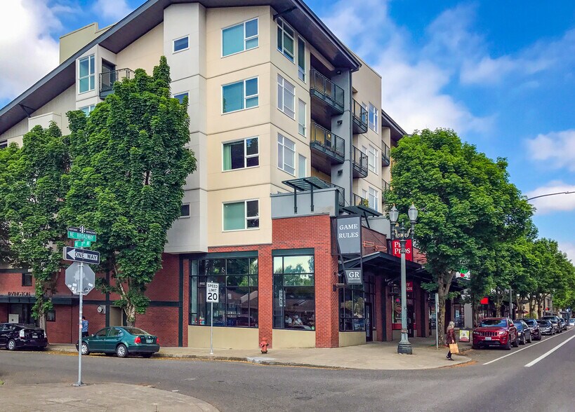 1111-1139 NE Broadway St, Portland, OR for sale - Primary Photo - Image 1 of 1