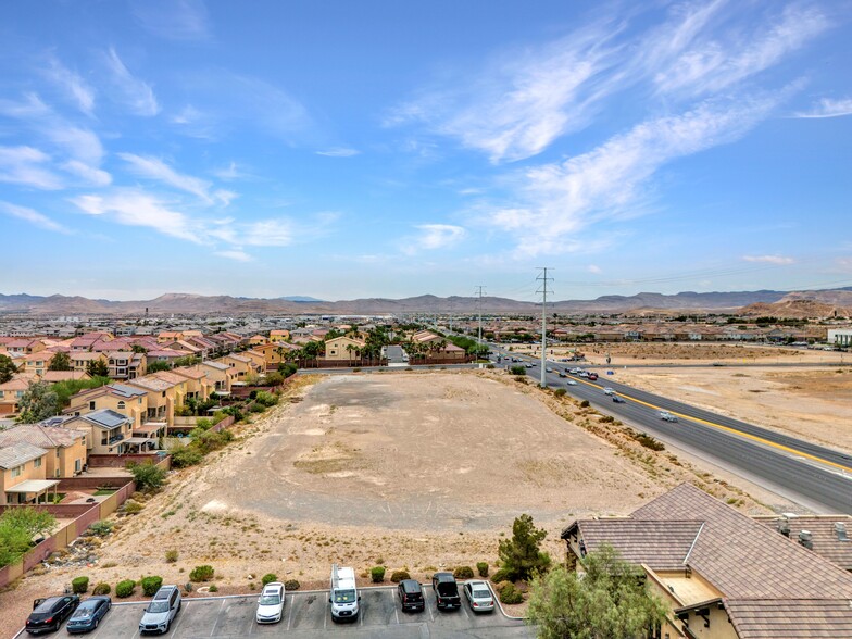 8484 Rainbow Blvd, Las Vegas, NV for lease - Primary Photo - Image 3 of 12