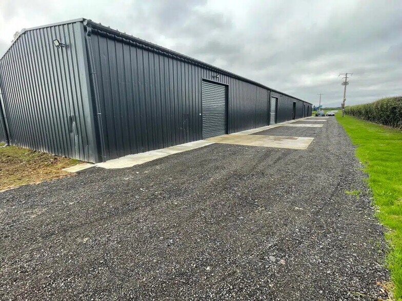 Flex in La Feuillie for lease - Building Photo - Image 1 of 8