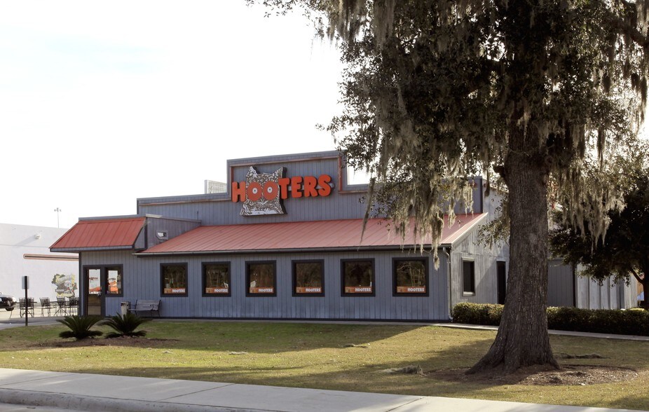 4 Gateway Blvd W, Savannah, GA for sale - Building Photo - Image 1 of 1