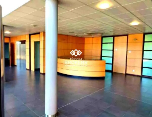Office in Bourges for lease - Interior Photo - Image 3 of 9