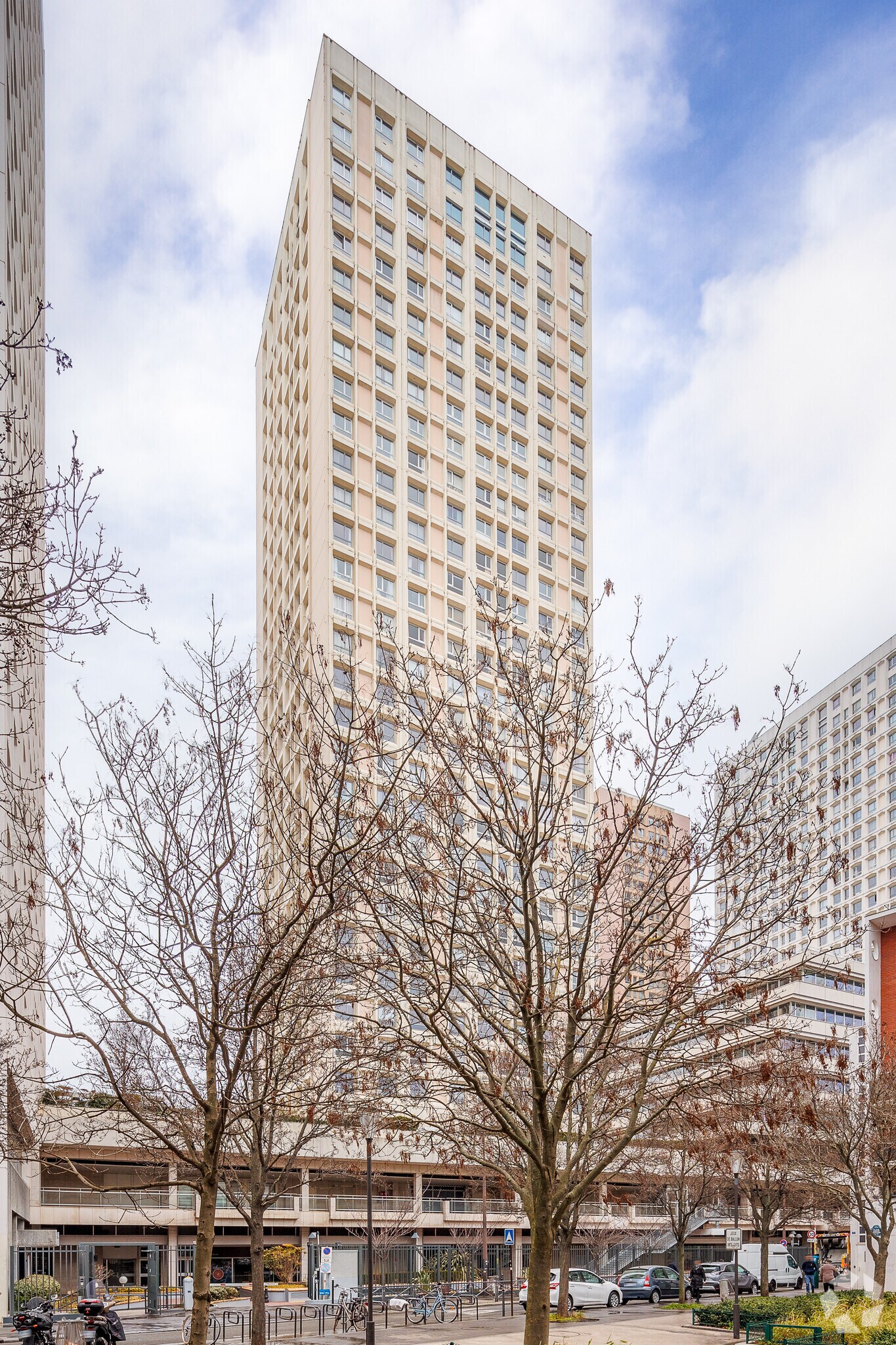 10 Rue Vandrezanne, Paris for lease Primary Photo- Image 1 of 3