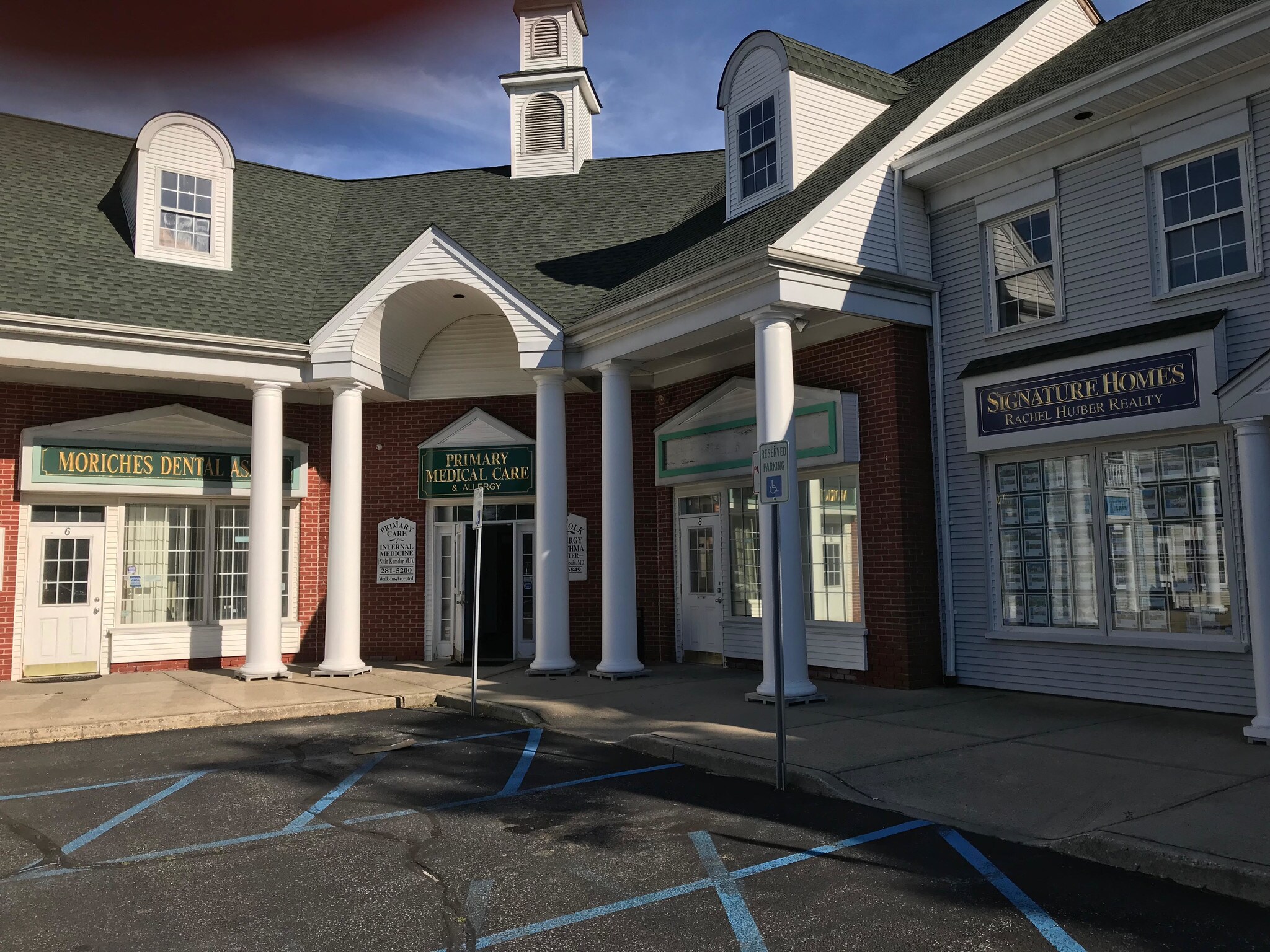 760 Main St, Center Moriches, NY 11934 Old Neck Market Center