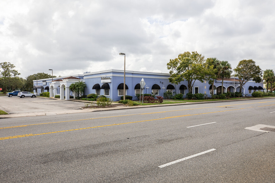 27 E Hibiscus Blvd, Melbourne, FL for sale - Building Photo - Image 3 of 23