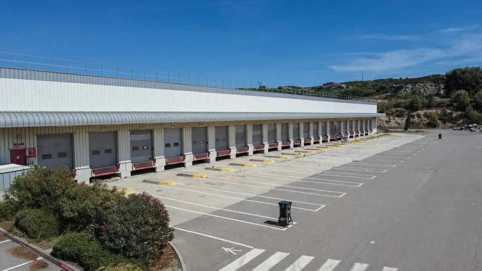 Industrial in Gignac-la-Nerthe for lease - Building Photo - Image 2 of 9