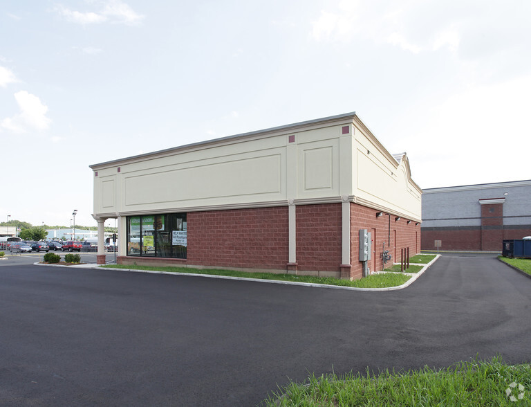 1062-1066 Tolland Tpke, Manchester, CT for lease - Building Photo - Image 3 of 3