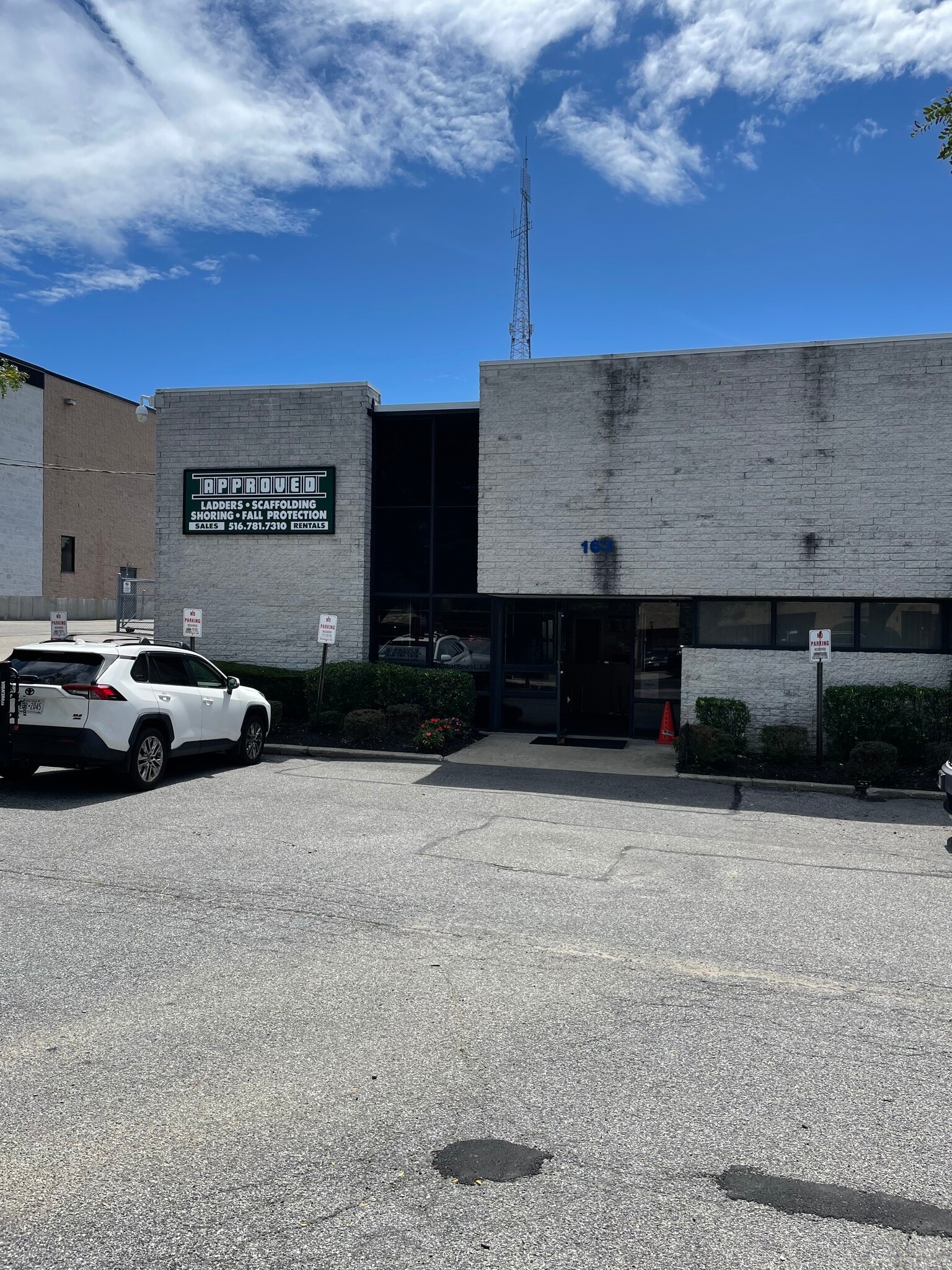 151-163 Dupont St, Plainview, NY for lease Building Photo- Image 1 of 9