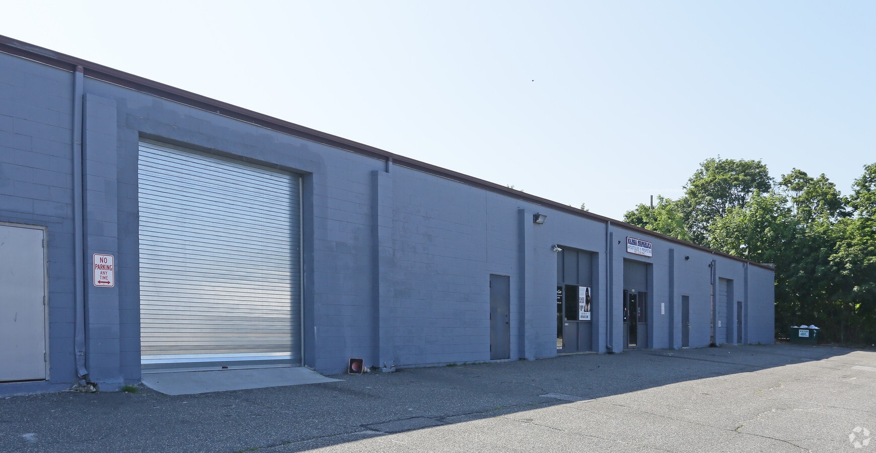 30 Grove Ave, Patchogue, NY 11772