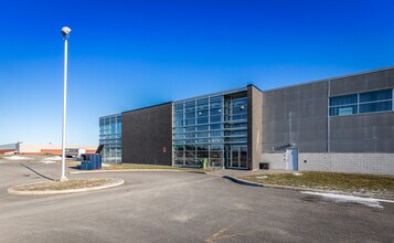 875 Saint-François, Laval, QC for lease Building Photo- Image 1 of 6