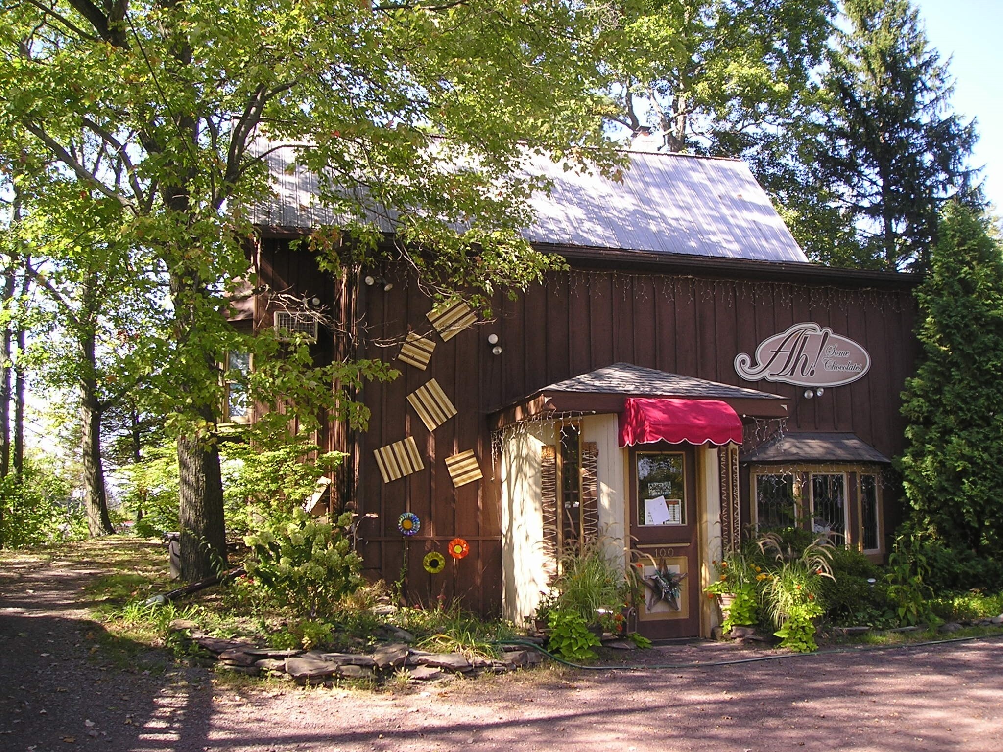 100 E Overbrook Rd, Dallas, PA for sale Primary Photo- Image 1 of 1