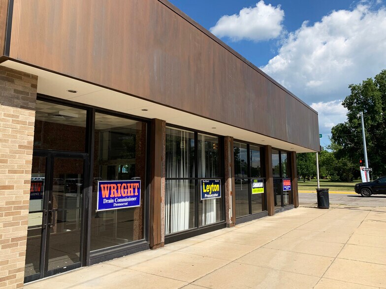 927 S Saginaw St, Flint, MI 48502