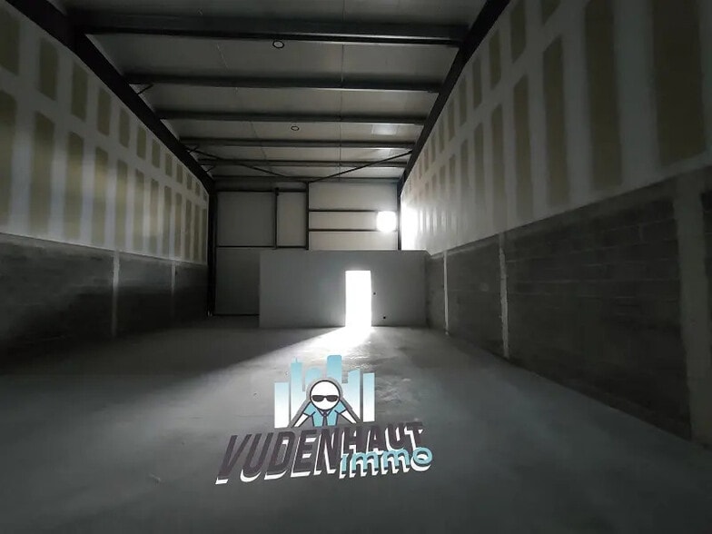 Flex in Lespinasse for lease - Interior Photo - Image 1 of 9