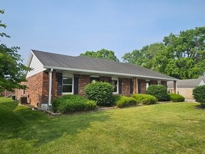 325 E Main St, Brownsburg, IN for lease Interior Photo- Image 1 of 12