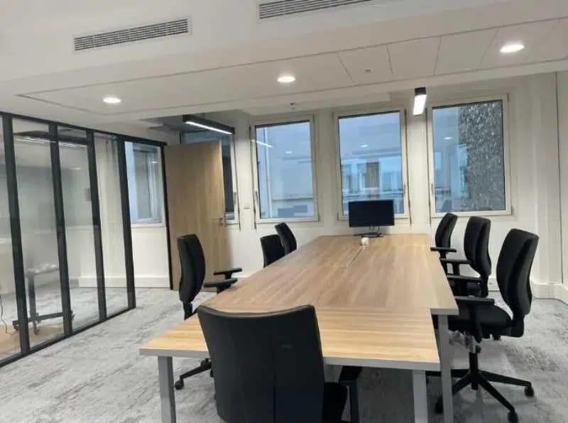 10-12 Place De La Bourse, Paris for lease Interior Photo- Image 1 of 6