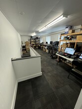 500 Ardersier Rd, Saanich, BC for lease Interior Photo- Image 2 of 3