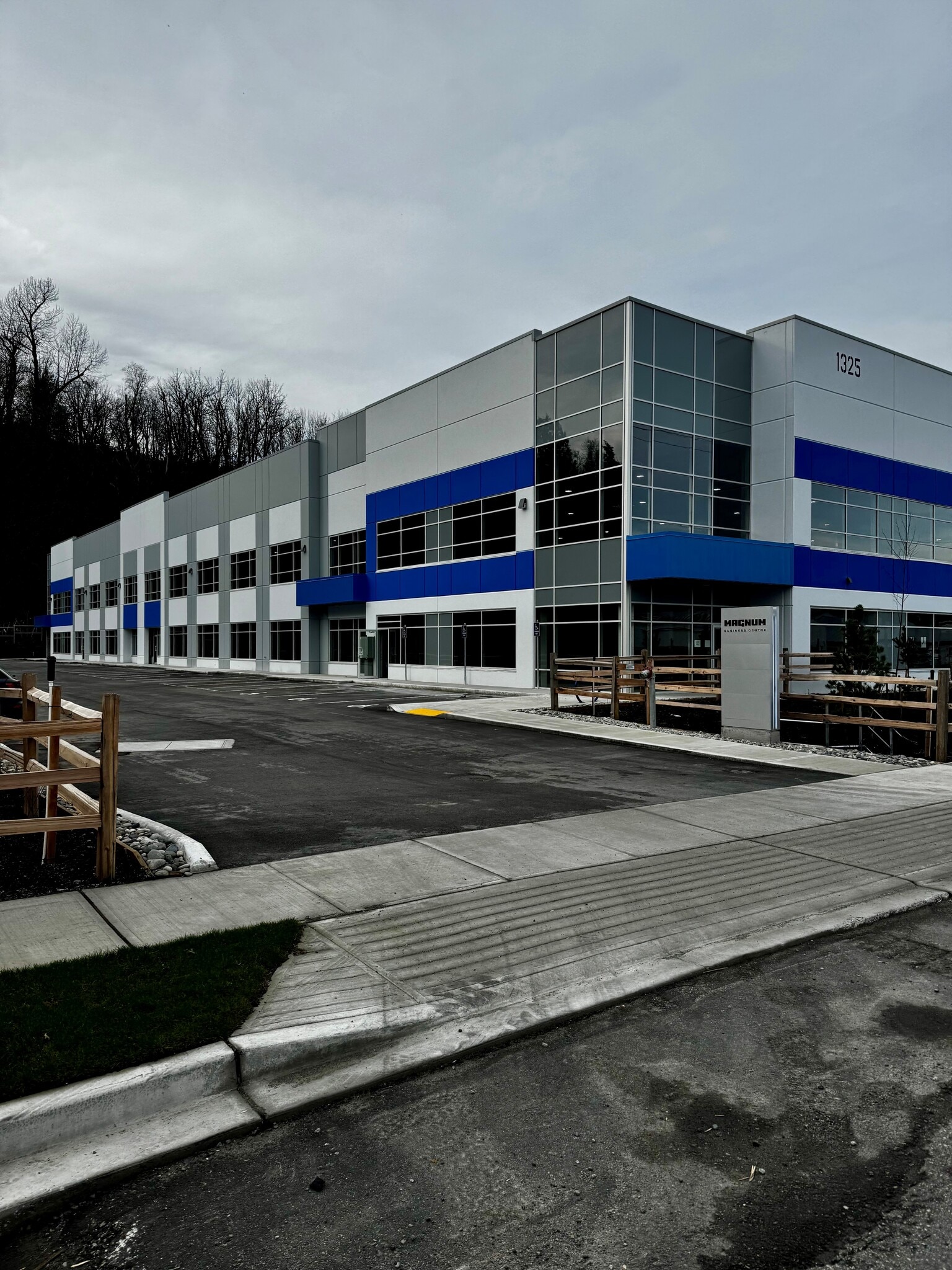 1325 Riverside Rd, Abbotsford, BC for lease Primary Photo- Image 1 of 5