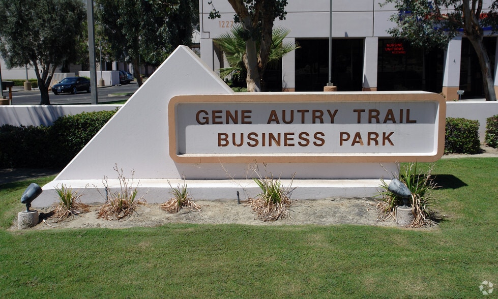 1237 S Gene Autry Trl, Palm Springs, CA for lease - Building Photo - Image 3 of 3