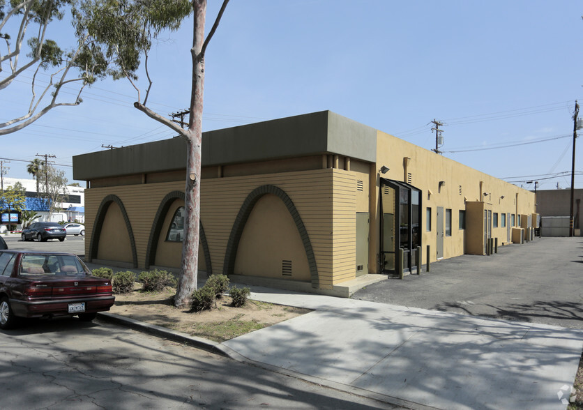 550-558 E Wardlow Rd, Long Beach, CA for lease - Building Photo - Image 2 of 9