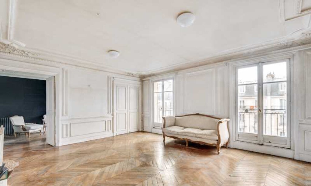 26 Boulevard Voltaire, Paris, PAR 75011 - - - Interior Photo - Image 1 of 6
