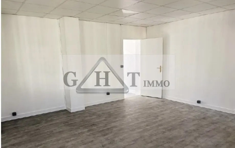 Office in Épinay-sur-Seine for lease - Interior Photo - Image 2 of 3