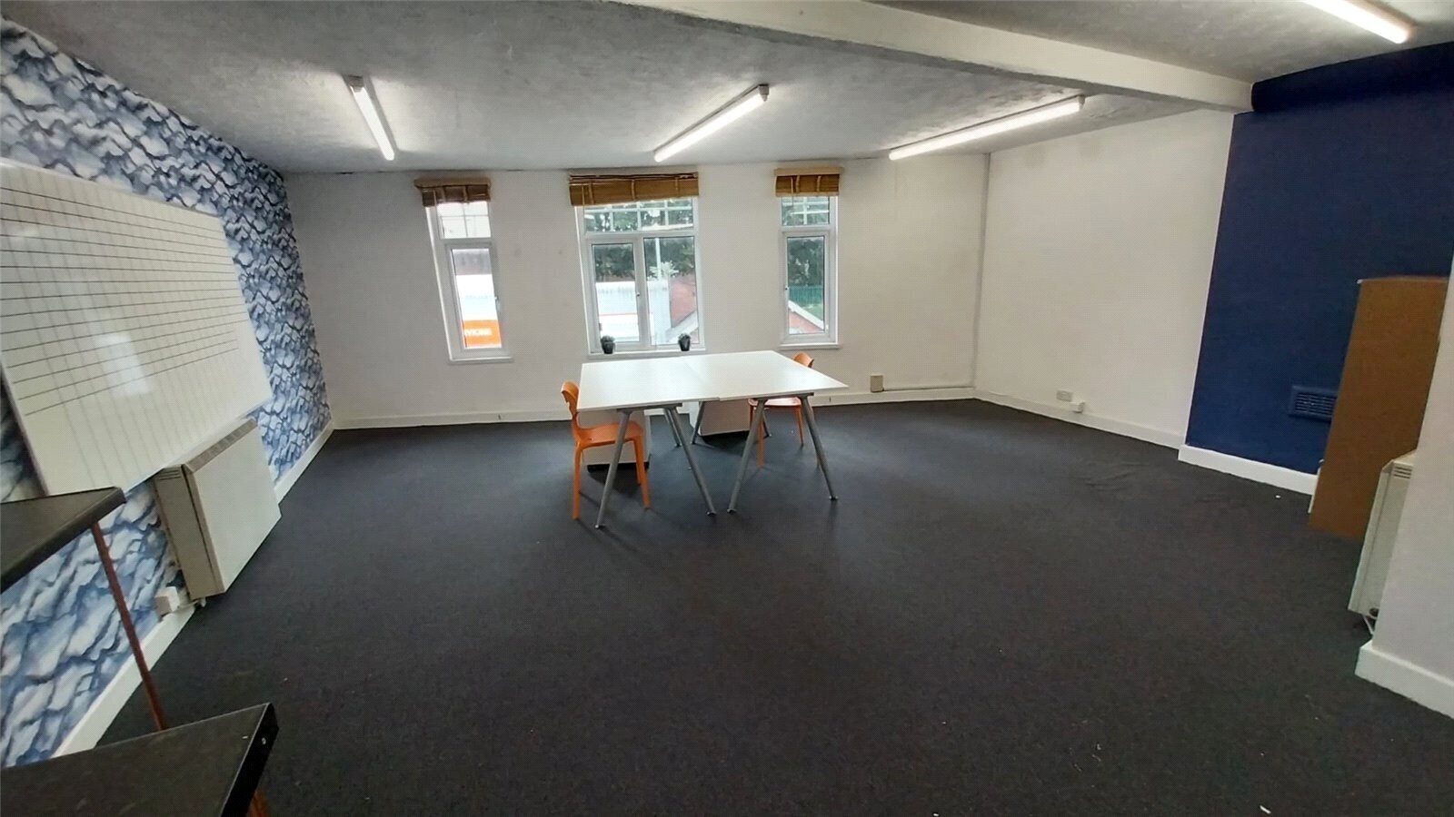 13 Comberton Hl, Kidderminster for lease Interior Photo- Image 1 of 6