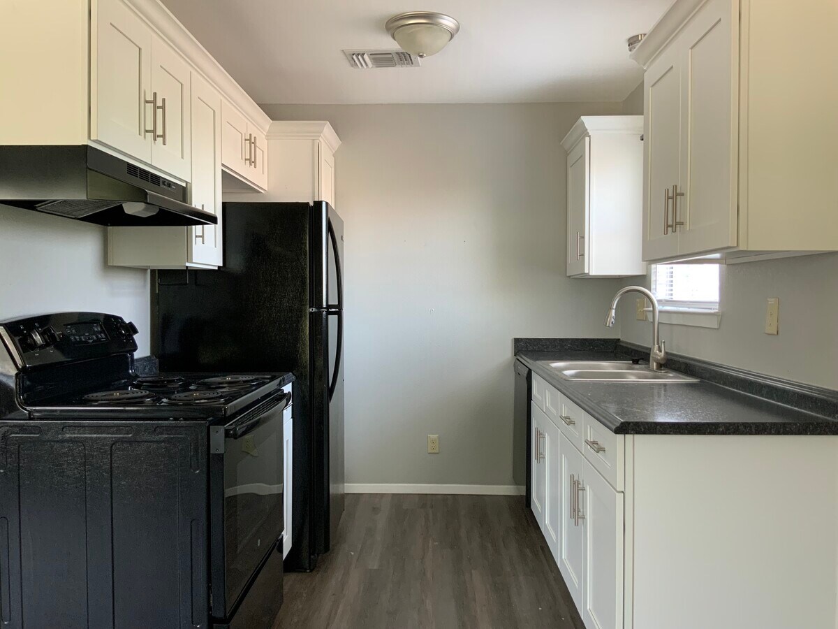 730 Howard St, New Braunfels, TX 78130 Braunfels Haus Apartments