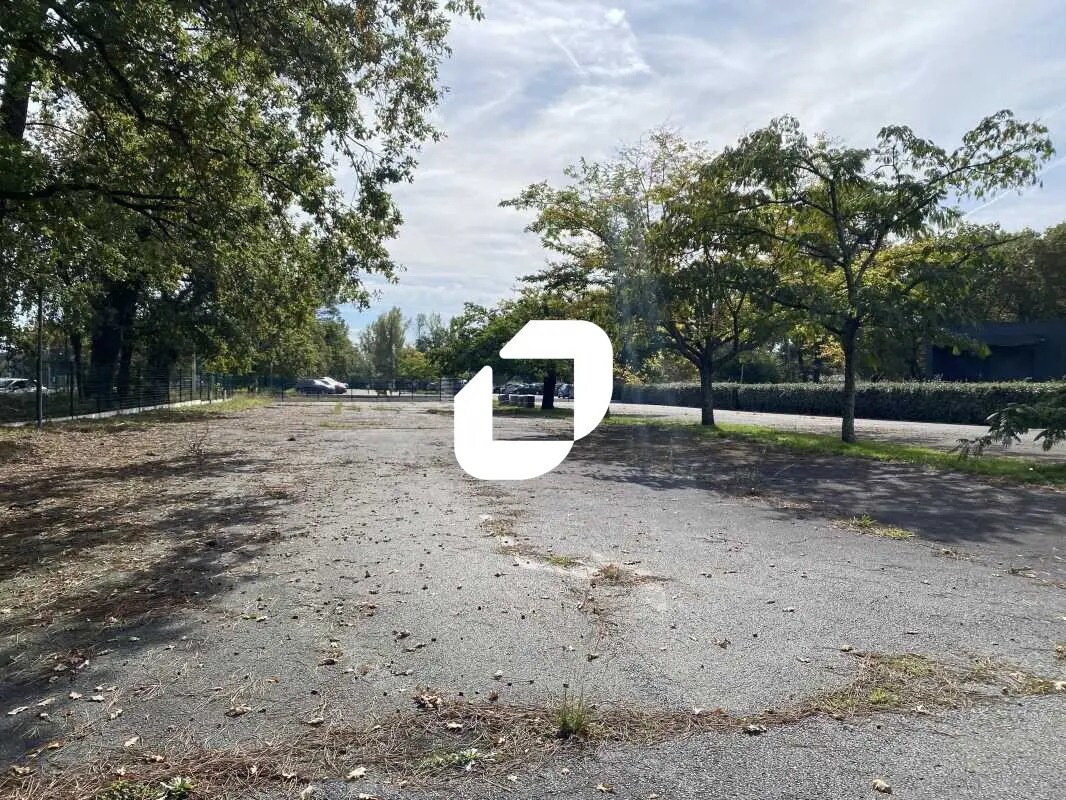 Land in Canéjan for lease Building Photo- Image 1 of 5