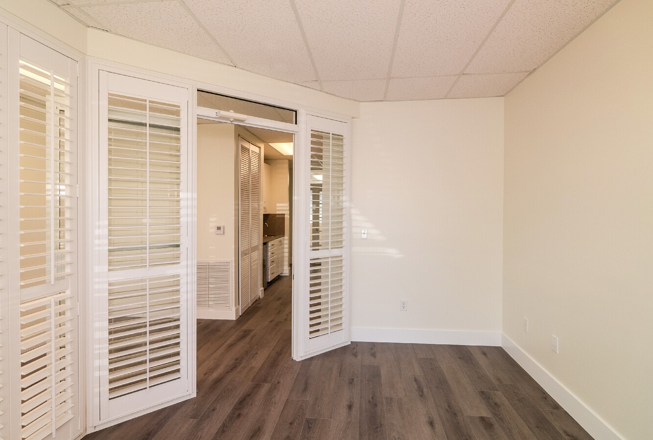5220 S University Dr, Davie, FL 33328 - Unit 109C - - Interior Photo - Image 2 of 11