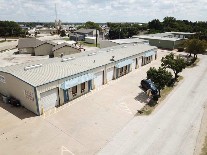 171 Railroad St, Lewisville, TX for lease - Building Photo - Image 2 of 2