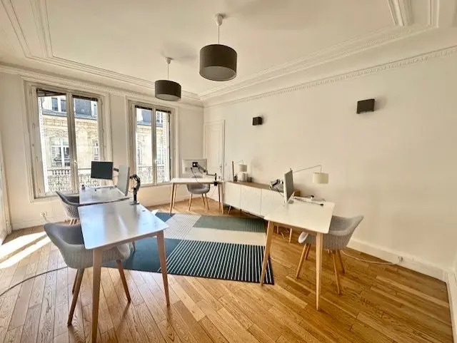 Office in Paris for lease - Interior Photo - Image 2 of 10