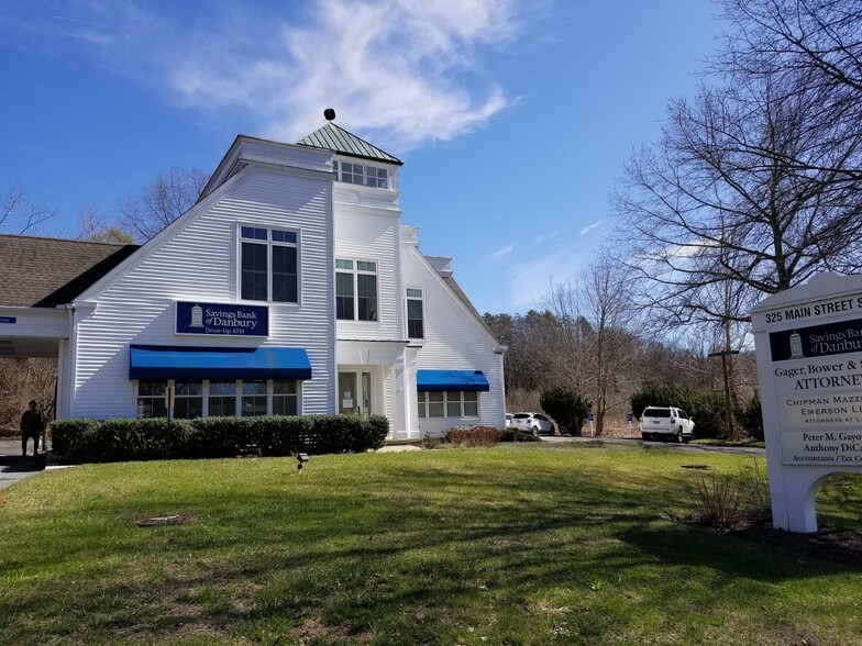 325 Main St S, Southbury, CT for lease - Building Photo - Image 2 of 15