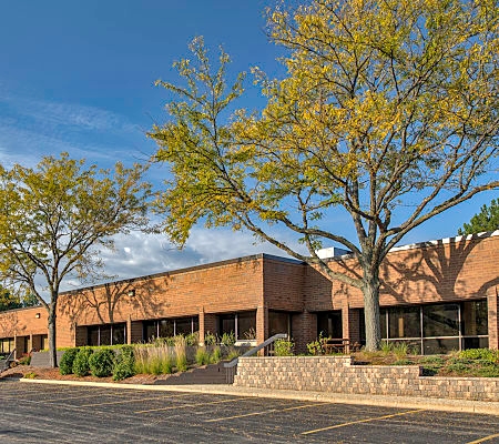 1120 W Lake Cook Rd, Buffalo Grove, IL for lease - Primary Photo - Image 1 of 5