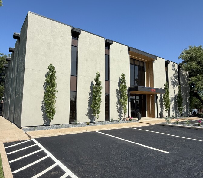 3829 N Classen Blvd, Oklahoma City, OK for lease - Building Photo - Image 2 of 29
